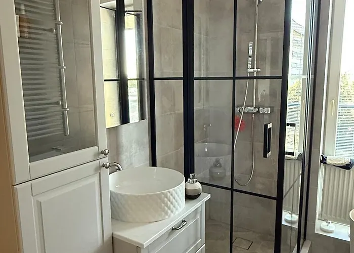 Jaukus Butas Su Erdvia Terasa פלאנגה